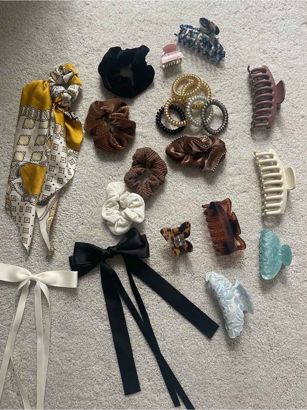Assorted Women's Hair Accessories Set - Neutral & Pastel Colors
